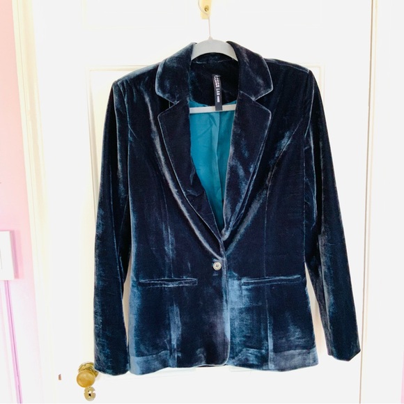Design Labs Blue Velvet Blazer - Picture 4 of 7